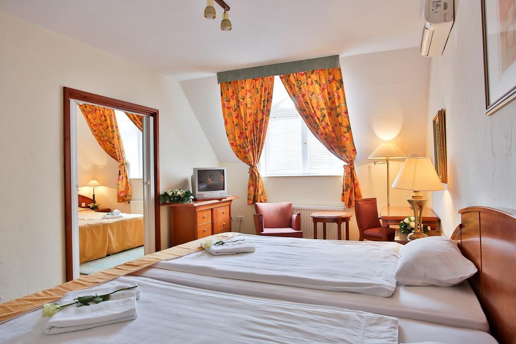 Hotel Rittinger Bonyhad Luaran gambar