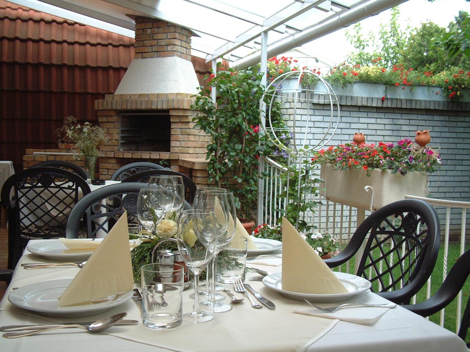 Hotel Rittinger Bonyhad Luaran gambar