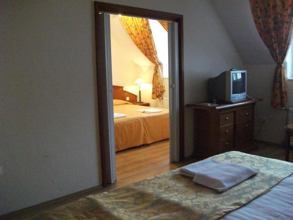 Hotel Rittinger Bonyhad Luaran gambar