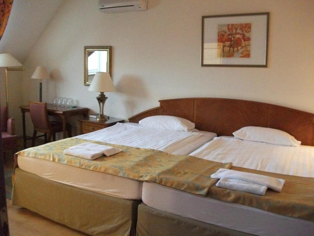 Hotel Rittinger Bonyhad Luaran gambar